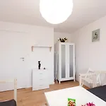 Room, Kochanowskiego 32 Konukevi