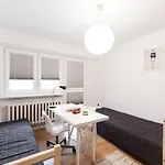 Room, Kochanowskiego 32 招待所 华沙