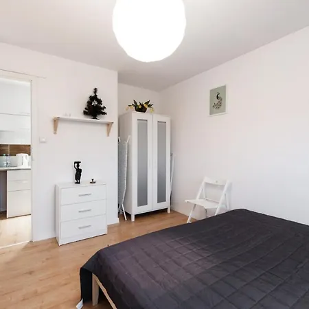Guest house Room, Kochanowskiego 32 Warsaw