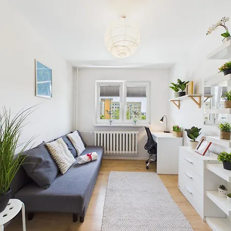 Room, Kochanowskiego 32 بيت ضيافة وارسو