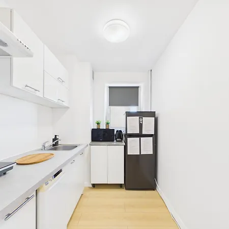 Room, Kochanowskiego 32 وارسو