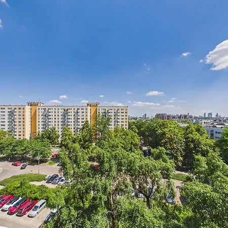 Room, Kochanowskiego 32 * وارسو