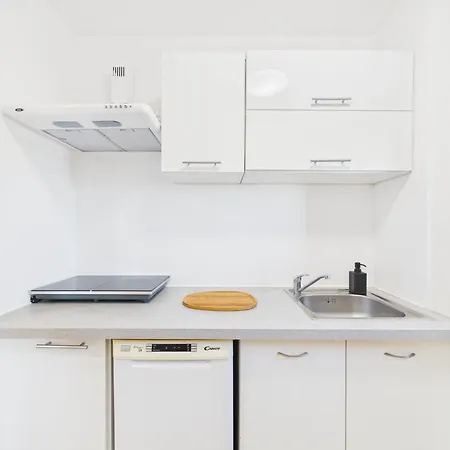 Room, Kochanowskiego 32 بيت ضيافة