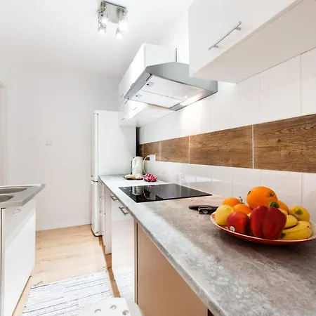 Room, Kochanowskiego 32 Guest house