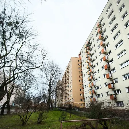 Room, Kochanowskiego 32 * Warschau